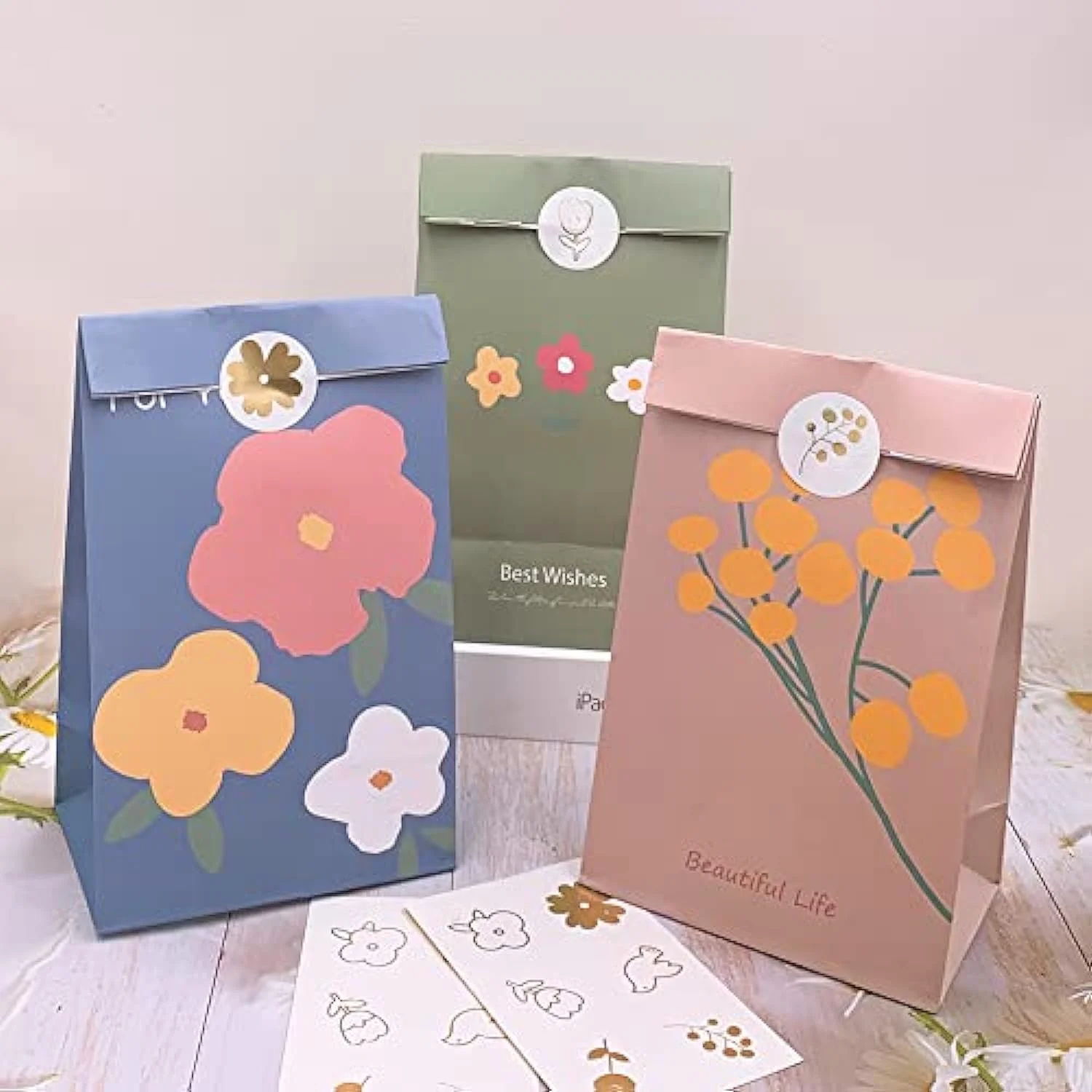 Eco-Friendly and Personalized Recycled Paper Bags with Custom Prints | Tailored Packaging Solutions for Jewelry Brands and Retail Store Display Needs - 10055