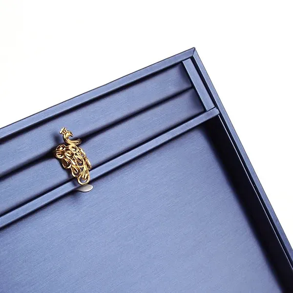 High-End Custom Travel Jewelry Cases with Secure Zip Closures | Luxury, Personalized Solutions for Retail Jewelry Brands and Bulk Wholesale Orders - 10137