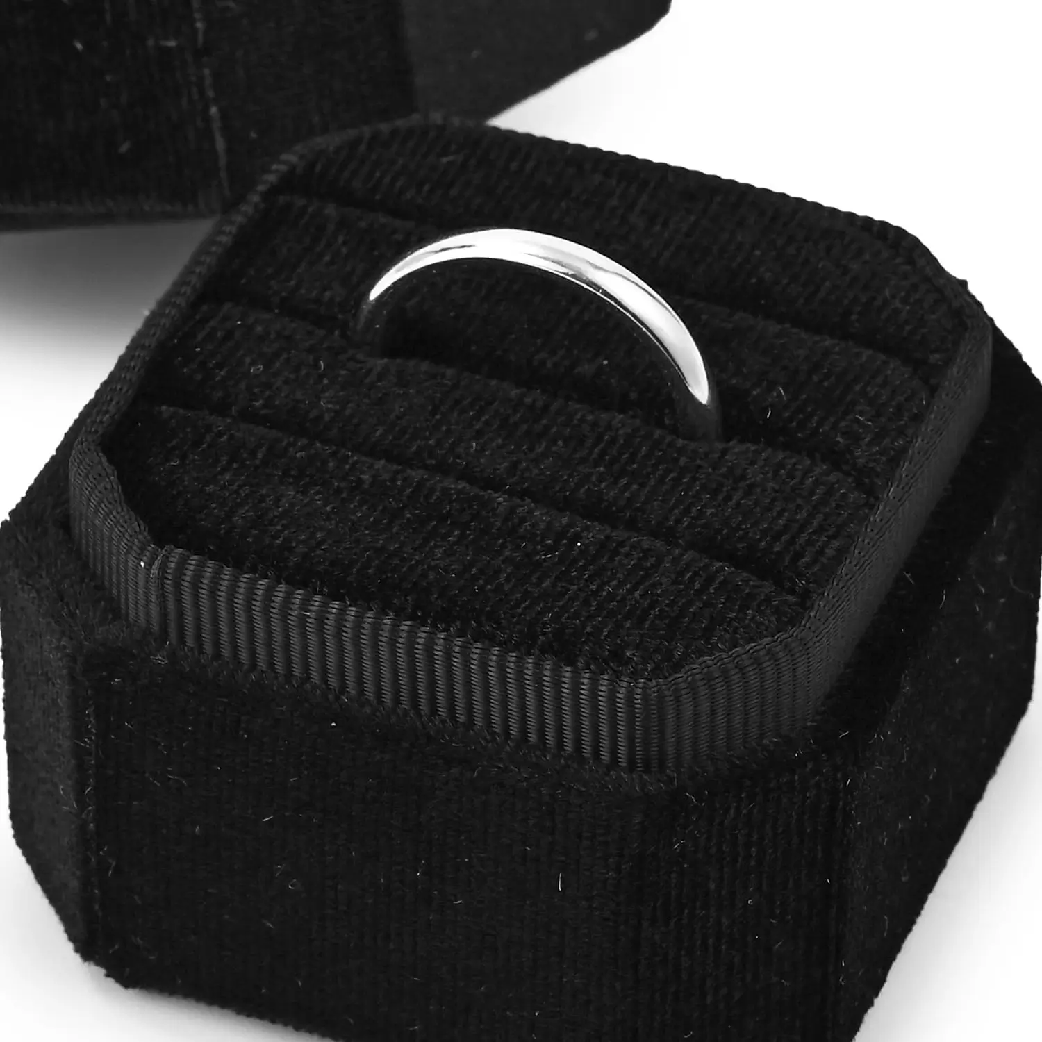 Sophisticated Black Velvet Ring Boxes | Luxurious Packaging for Engagements, Weddings, and Special Occasions Richpack Wholesale Supplier - 10419