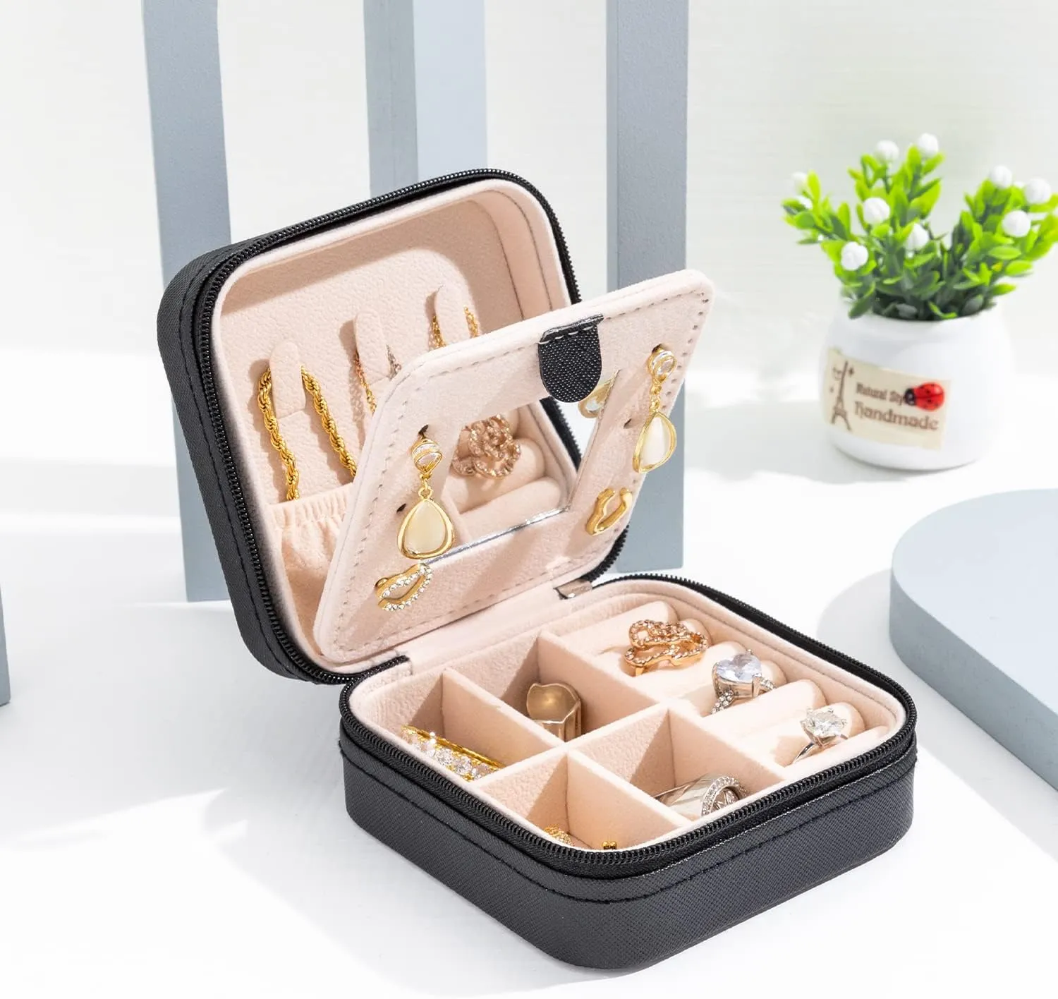 Protective Compact Jewelry Organizers with Zippers | Secure Storage for Jewelry Retailers Needing Reliable and Travel-Friendly Packaging - 10607