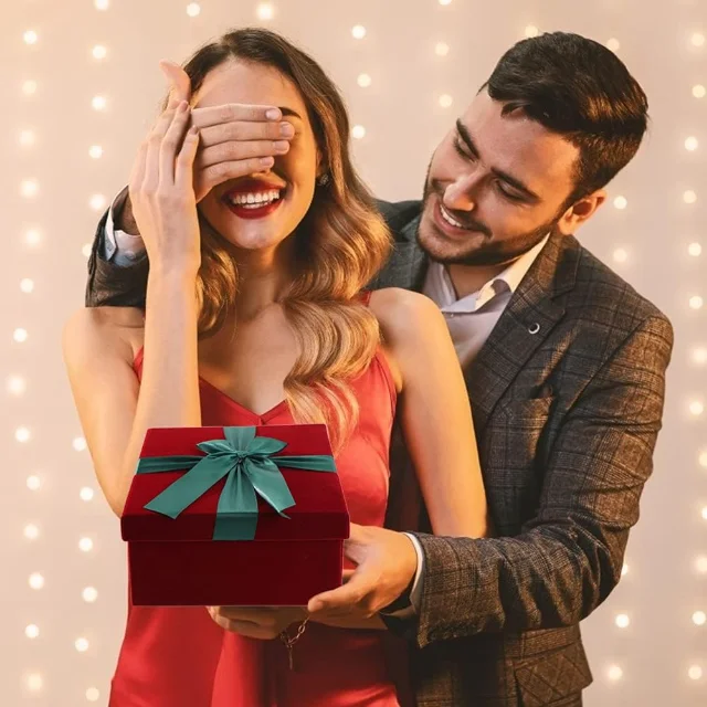 Valentine's Day Gift Boxes with Romantic Elements | Elegant and Customizable Packaging for Love-Themed Gifts Richpack - 61SlVaKppwL. AC SL1001