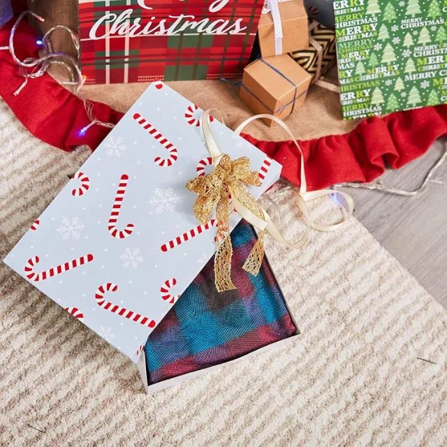 Wholesale Gift Box for Christmas | Richpack Christmas Gift Boxes with Lids for Retail Displays and Holiday Gifting - 81Oa1CHKFVL. AC SL1500
