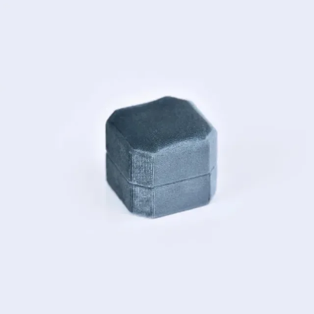 Small Velvet Earring Boxes for Luxurious Display | Perfect for Retail and Wholesale Richpack Corporate Gifting Solutions - DSC 6335
