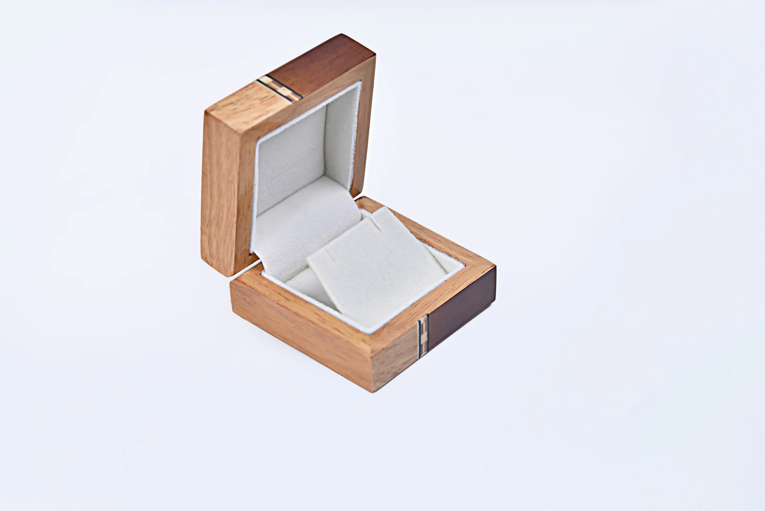 Personalized Recyclable Packaging for Small Jewelry Stores | Perfect for Jewelers Needing Green and Branded Packaging in Small Quantities - DSC 6663