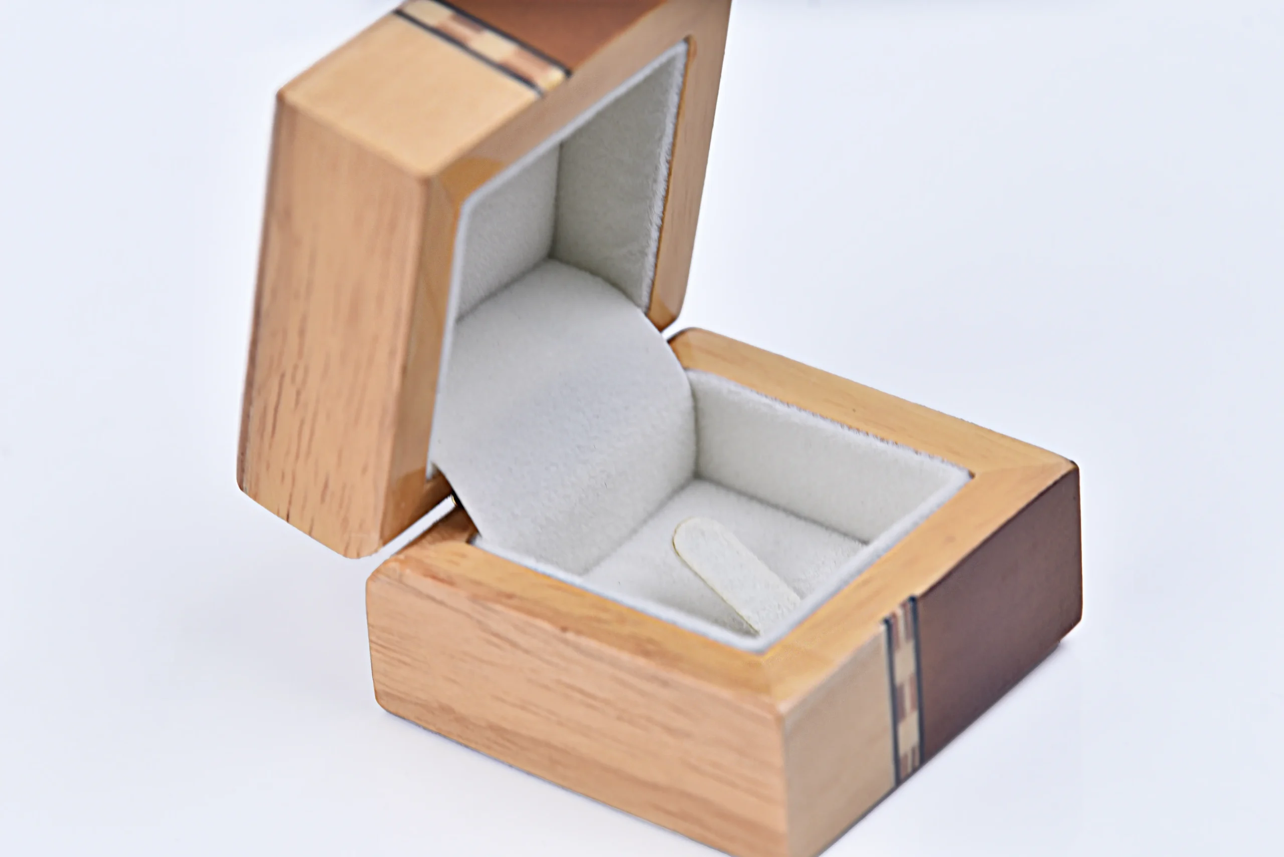 Personalized Recyclable Packaging for Small Jewelry Stores | Perfect for Jewelers Needing Green and Branded Packaging in Small Quantities - DSC 6670