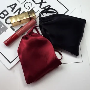 Sophisticated and Durable Drawstring Silk Pouches for Luxury Jewelry | Secure and Elegant Packaging for Fine Jewelry Retailers and High-End Merchants - Drawstring silk pouches for luxury jewelry3