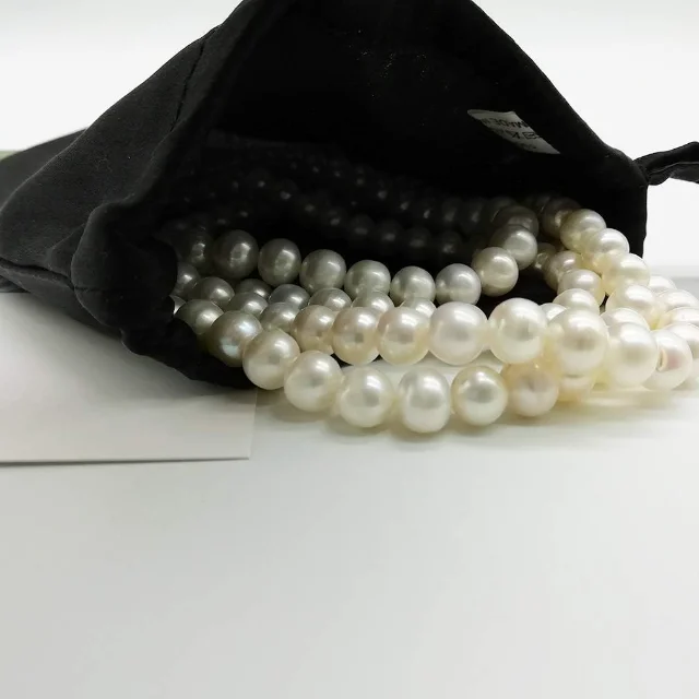 Sophisticated and Durable Drawstring Silk Pouches for Luxury Jewelry | Secure and Elegant Packaging for Fine Jewelry Retailers and High-End Merchants - Drawstring silk pouches for luxury jewelry5