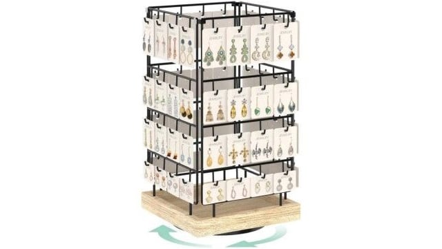 Efficient Jewelry Display Delivery (2)