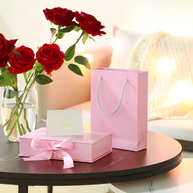 Elegant Perfume Gift Boxes with Satin Lining | Perfect for High-End Perfume Brands Offering Sophisticated Presentation for Exclusive Fragrance Collections - Elegant perfume gift boxes with satin lining4