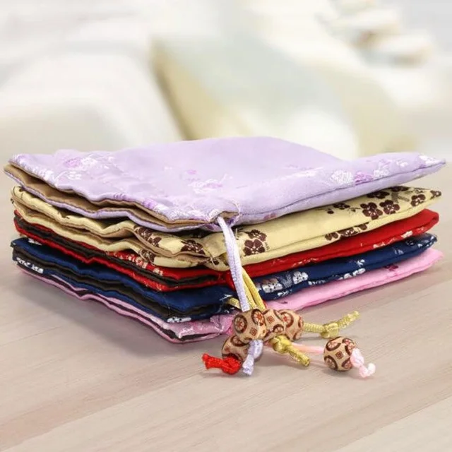 Handcrafted Embroidered Silk Jewelry Pouches | Elegant Packaging Solutions for Jewelry Merchants Needing Custom and High-End Presentation - Embroidered silk jewelry pouches3