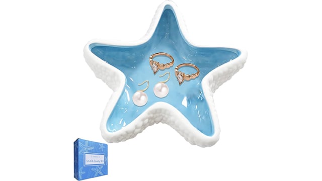 Enhance Your Jewelry Display From Clarity to Elegance