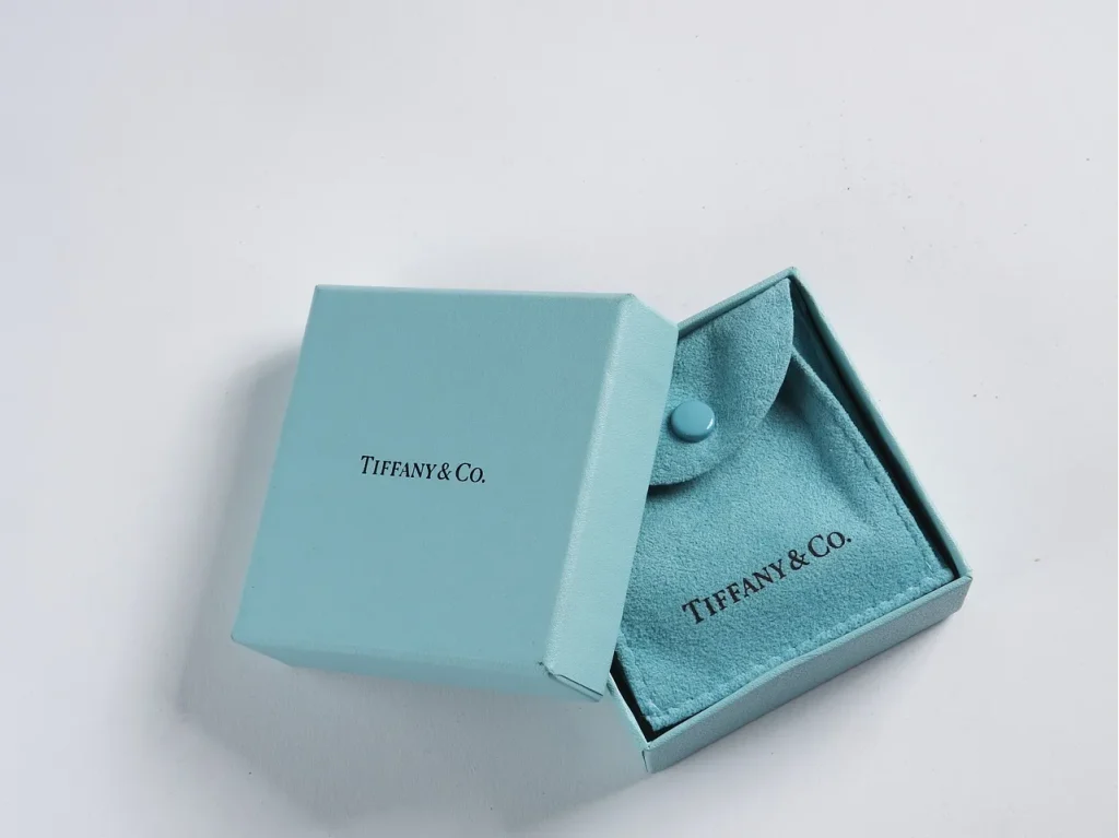 Top 10 Luxury Jewelry Packaging Designs to Impress Your Clients - Tiffany & Co. 's