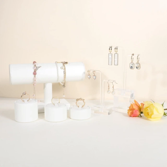 Versatile Transparent Earring Holders | Clear Display Solutions for Jewelry Merchants Needing Organized and High-Visibility Showcases for Retail Spaces - Transparent Earring Holders3