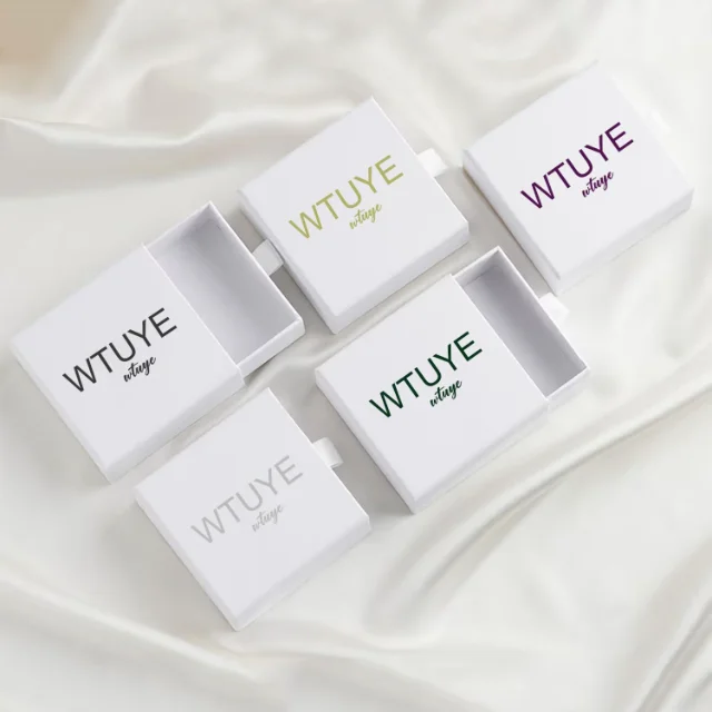 Sleek Transparent Packaging Boxes with Custom Printed Inserts for Jewelry | Designed for Jewelers Needing Unique and Branded Presentation Solutions - Transparent packaging boxes with custom printed inserts for jewelry2