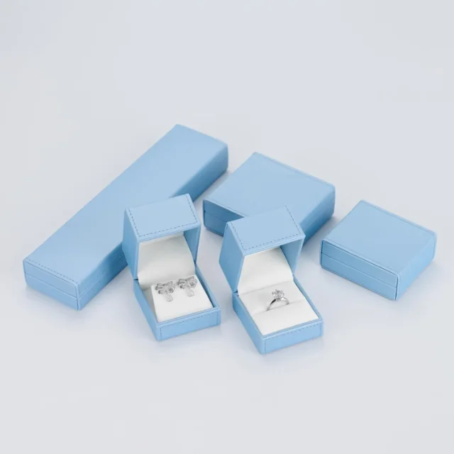 Eco-Friendly Bangle Gift Boxes for Sustainable Gifting | Customizable Packaging for Green Brands and Eco-Friendly Brands - Velvet jewelry case 056