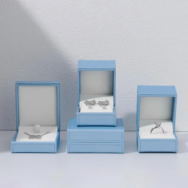 Eco-Friendly Bangle Gift Boxes for Sustainable Gifting | Customizable Packaging for Green Brands and Eco-Friendly Brands - Velvet jewelry case 059