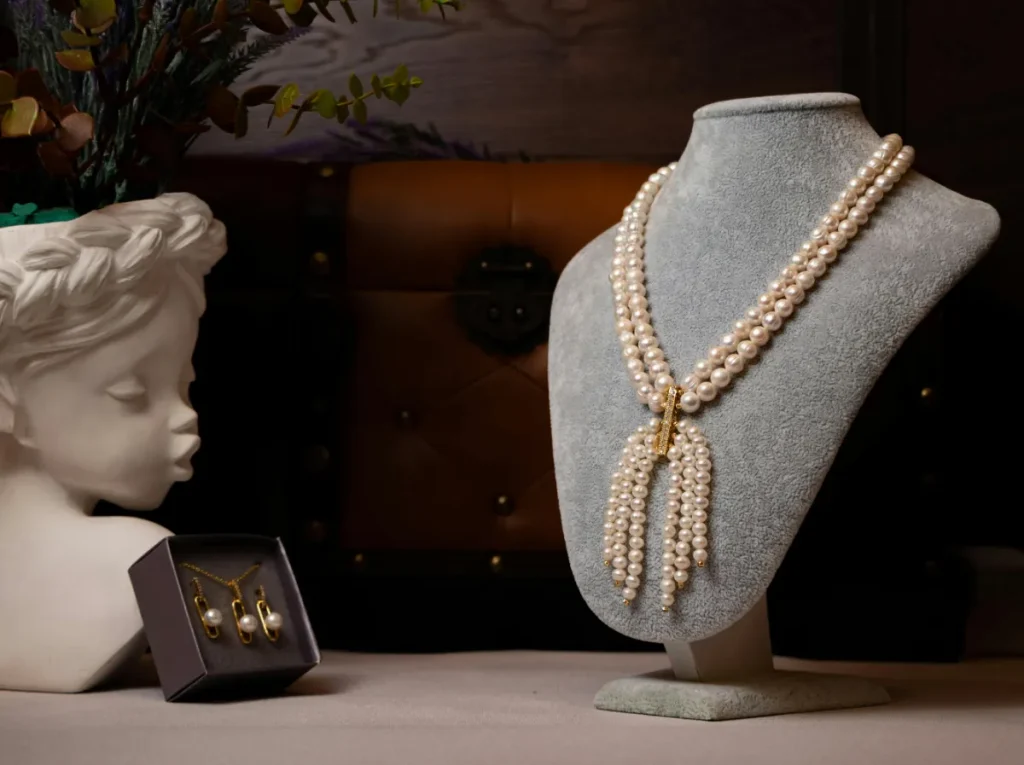 Case Study: Redesigning Packaging for a Jewelry Line to Appeal to Millennial Consumers - custom jewelry pacakaging deisign image (10)