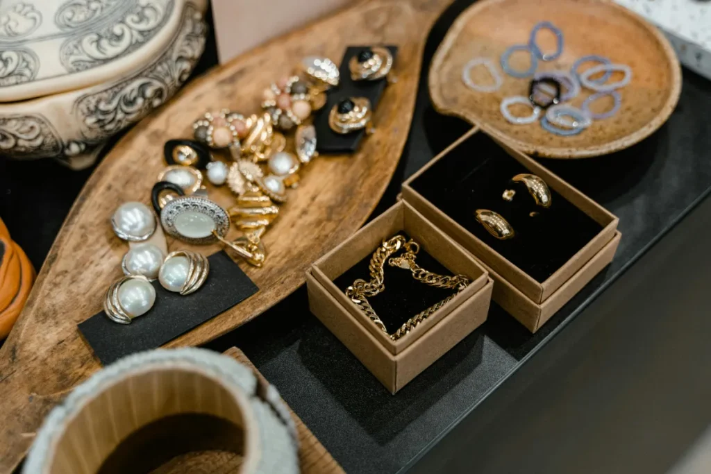 Case Study: Redesigning Packaging for a Jewelry Line to Appeal to Millennial Consumers - custom jewelry pacakaging deisign image (8)
