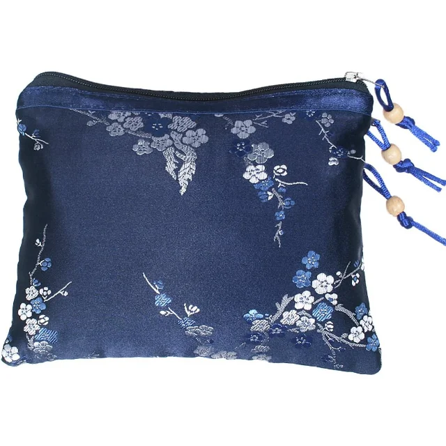 Soft and Protective Drawstring Silk Pouches for Delicate Jewelry Items | Luxurious Storage Solutions for Jewelry Merchants Requiring Gentle Jewelry Protection - “customizable silk pouches with luxurious finishes”5