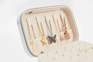 ایده های خلاقانه سازمان دهنده جواهرات DIY برای خانه و خرده فروشی | راه حل های نوآورانه سازمان جواهر برای کشوها و نمایشگرها - ایده سازمان دهنده جواهرات DIY (2)