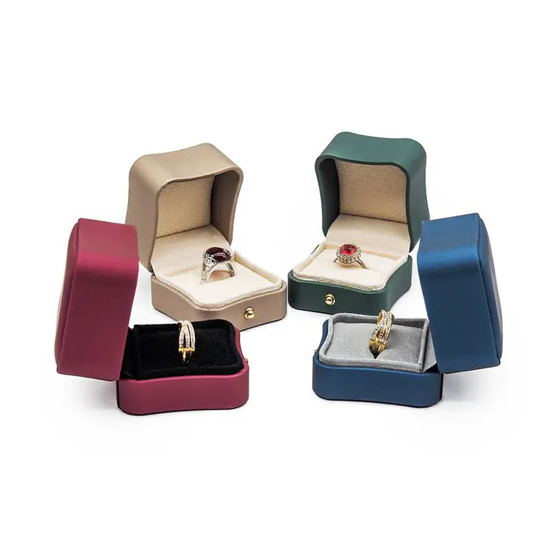 Stylish Jewelry and Accessories for A Moment of Noble Jewelry – Discover Custom Accessory Jewelry Solutions and Jewelries and Accessories Displays with Richpack - jewelry and accessories (3)