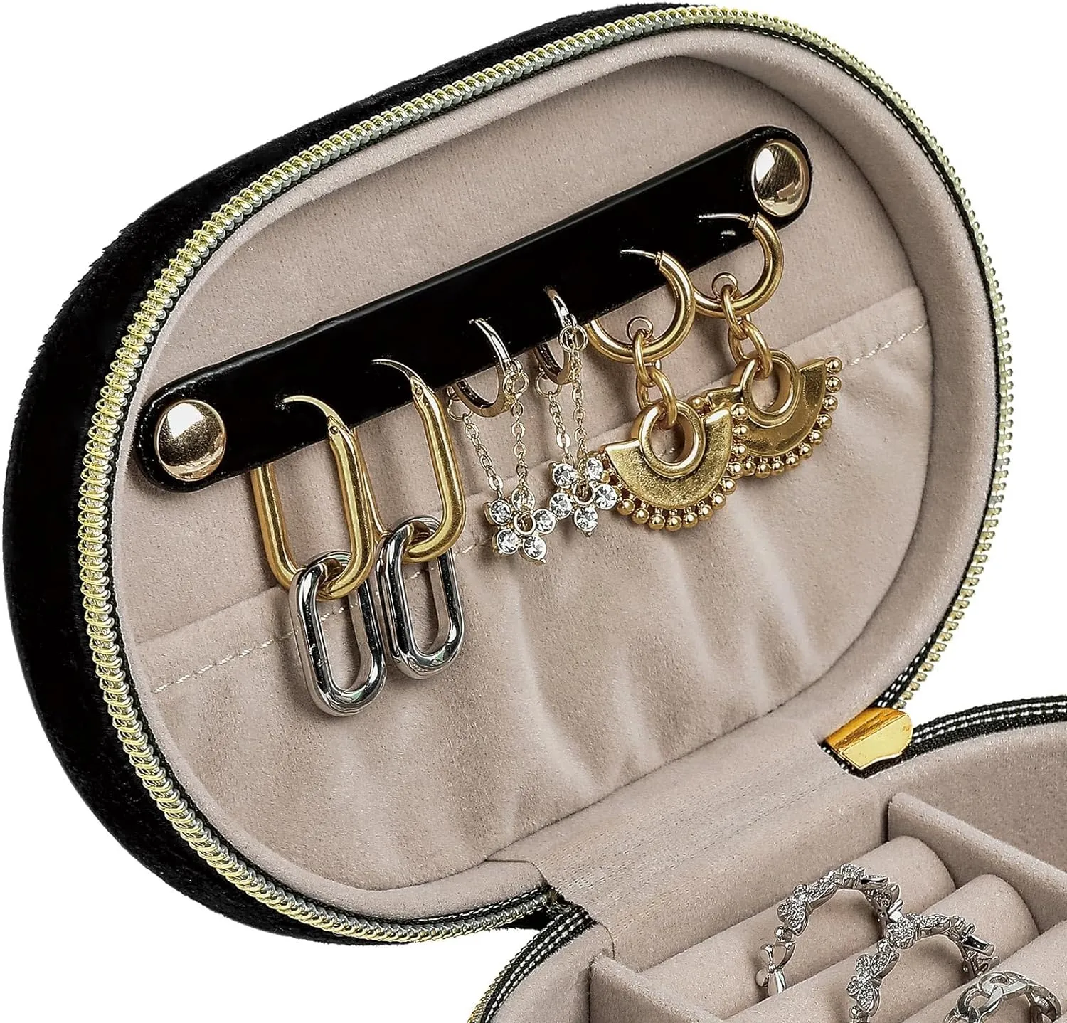 Durable Jewelry Box for Travel with Customizable Compartments - Secure Travel Jewelry Case for Easy Organization with Richpack - jewelry box for travel (4)