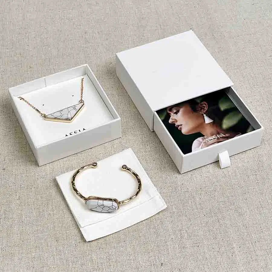 Custom Jewelry Packaging with Logo for High-End Jewelry Brands | Luxury Packaging Solutions | Tailored for Premium Brands - jewelry case 069