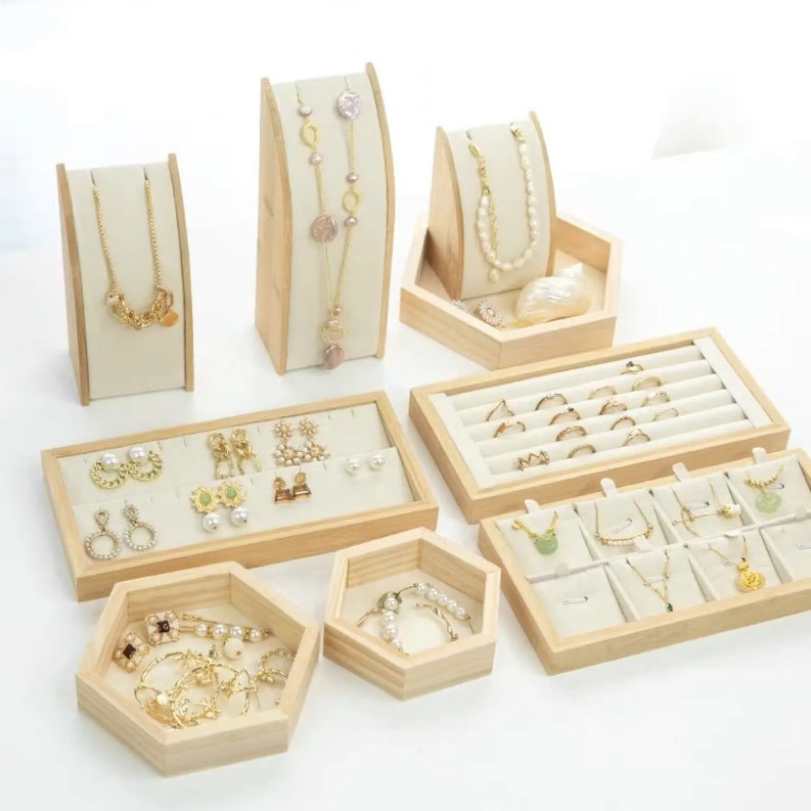 jewelry necklace display (1)