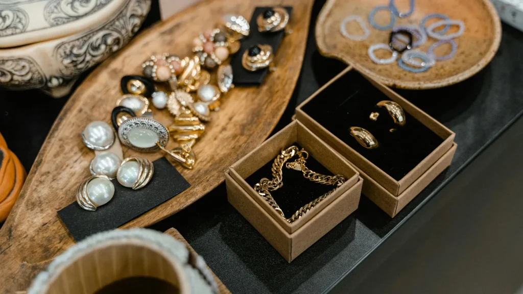 luxury jewelry box packaging blog feature image (154)