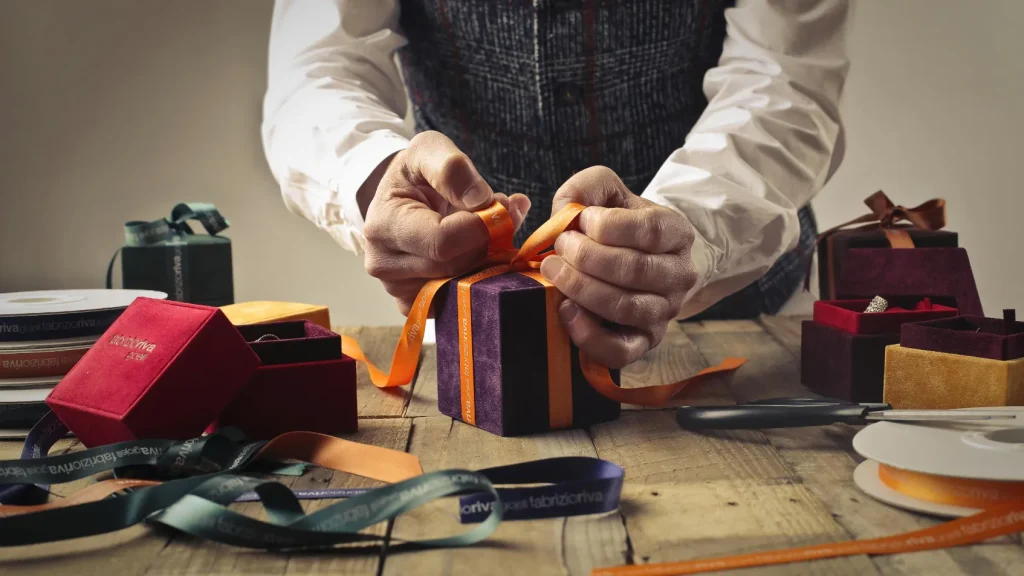 How to Design Eco-Friendly Gift Boxes for Millennials - luxury jewelry box packaging blog feature image (174)
