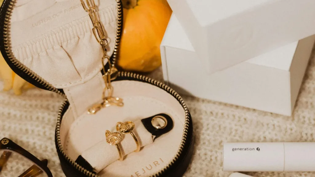 luxury jewelry box packaging blog feature image (227)