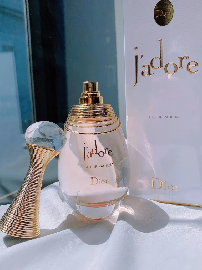 Case Study: The Impact of Custom Packaging Designs on Retail Sales for a Boutique Jewelry Store - pexels absin 547911446 17945897
