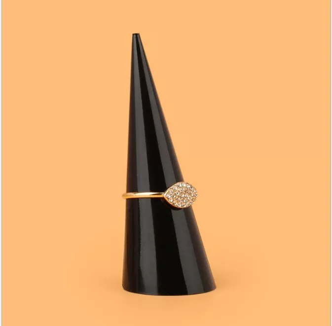 ring display holder (3)