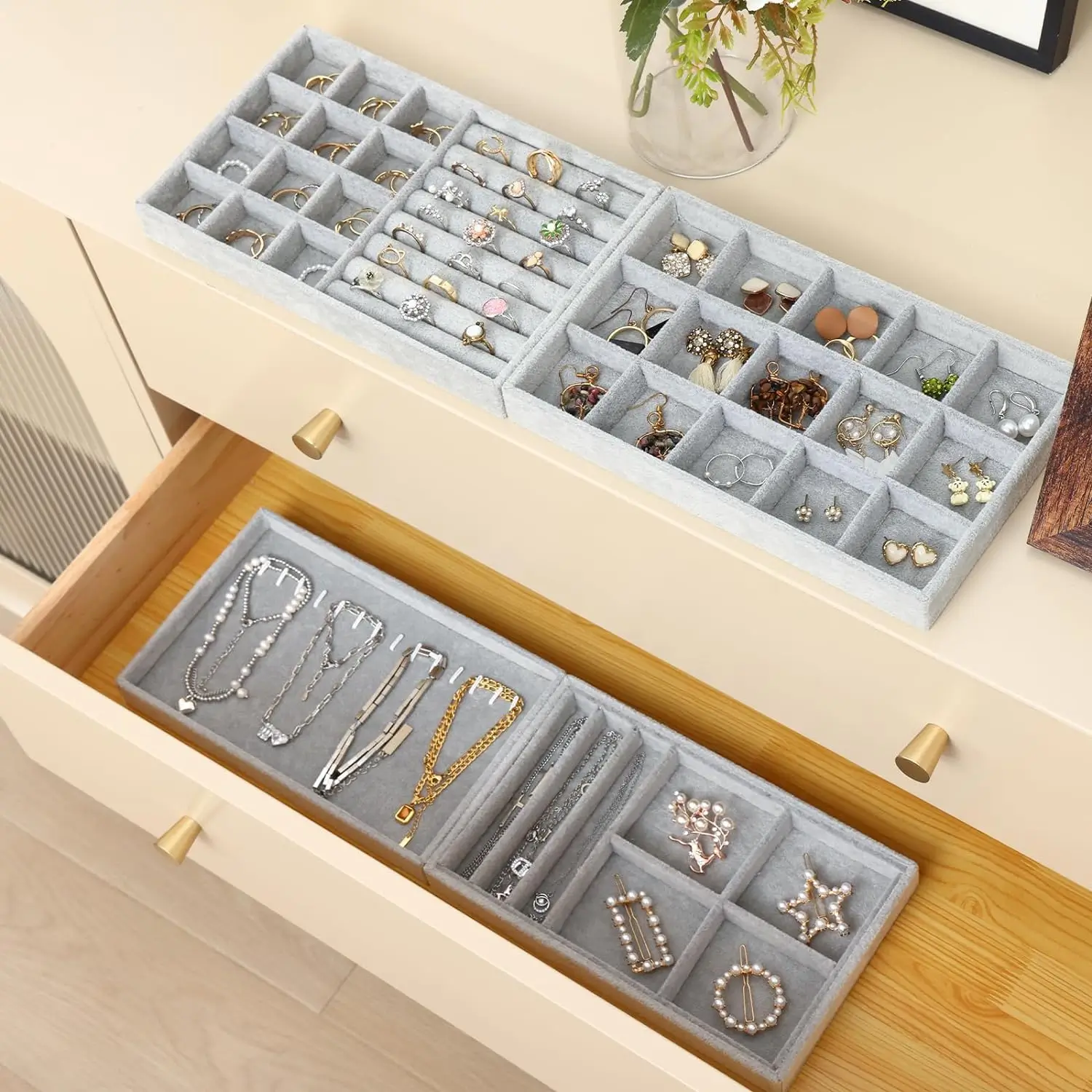 velvet jewelry display (5)