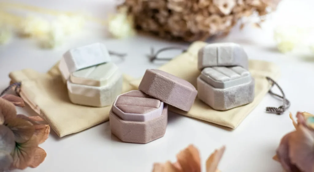 Top 8 Popular Jewelry Packaging Designs: Stylish, Sustainable, and Functional - velvet jewery box