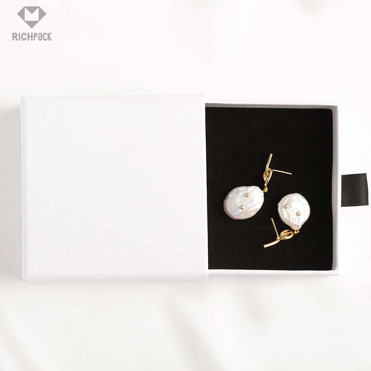 Luxury Packaging Solutions for High-End Fashion Retailers | Tailored for Fashion Brands Seeking Exclusive, Branded, and Elegant Packaging Designs - zt80 (5)