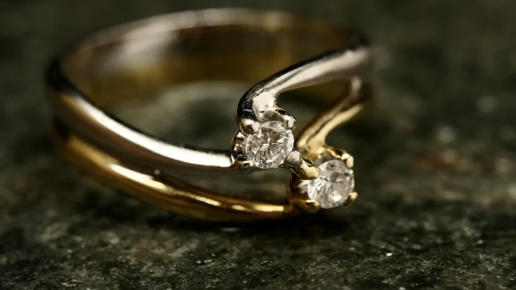 How to Choose the Right Packaging Solution for Different Jewelry Materials - tpyes of jewelry material (3)