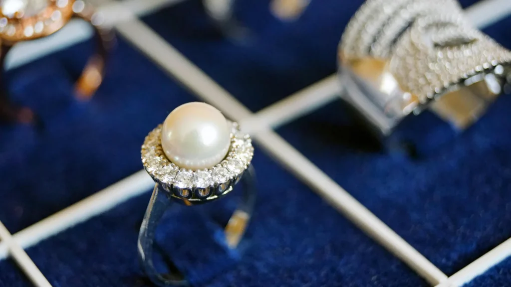 How to Choose the Right Packaging Solution for Different Jewelry Materials - tpyes of jewelry material (6)