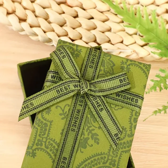 Xmas Present Boxes - Charming Boxes Bearing the Spirit of Christmas for Heartwarming Presents - 10028