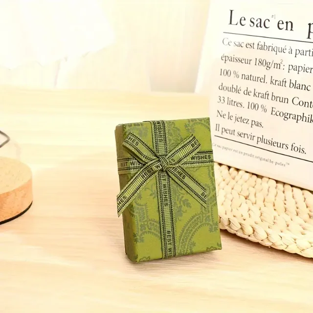 Xmas Present Boxes - Charming Boxes Bearing the Spirit of Christmas for Heartwarming Presents - 10029