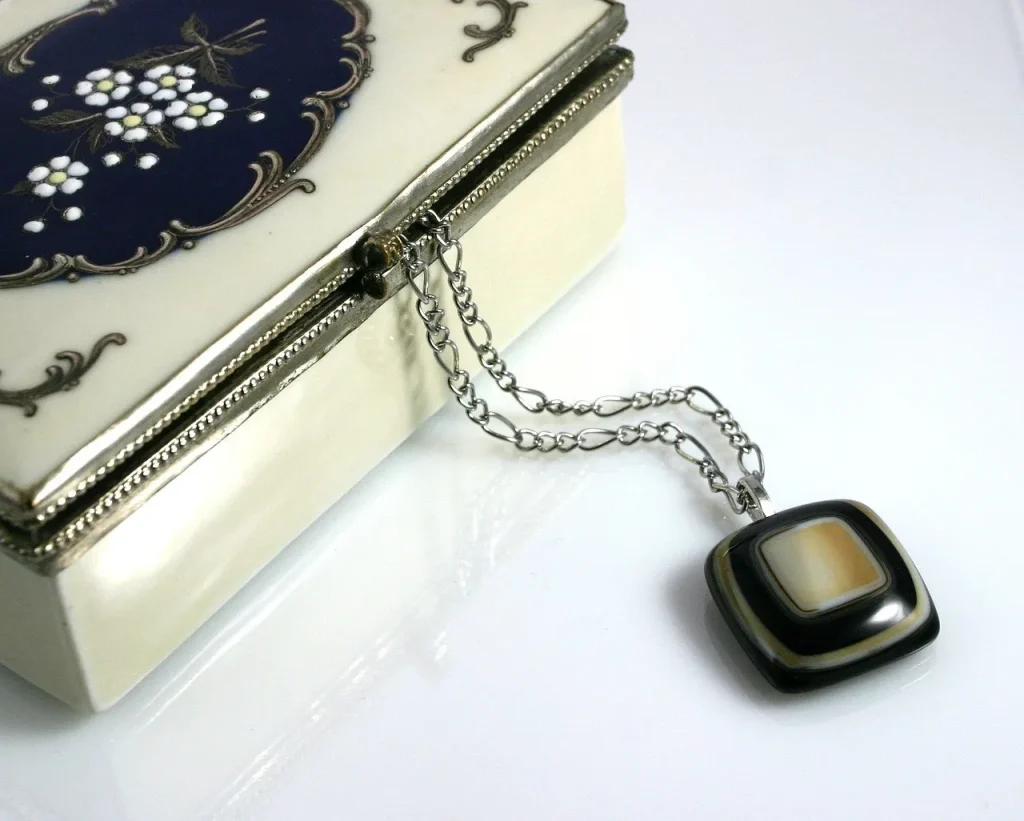 How to Reveal the Allure of Julie Vos Jewelry with Customized Packaging? - Customized Packaging