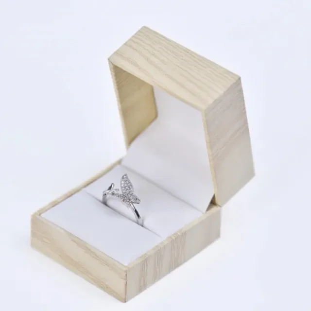 Minimalist Packaging Design - Transforming Products into Works of Understated Art - DSC 6849
