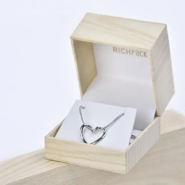 Minimalist Packaging Design - Transforming Products into Works of Understated Art - DSC 6860