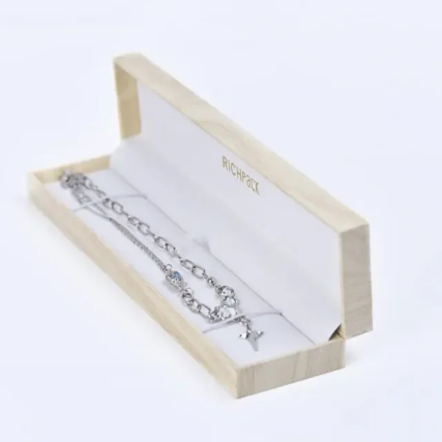 Minimalist Packaging Design - Transforming Products into Works of Understated Art - DSC 6863