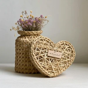 Charming Handmade Heart Box Woven from Natural Seagrass and Decorated with Dried Flowers - heart boxes 2