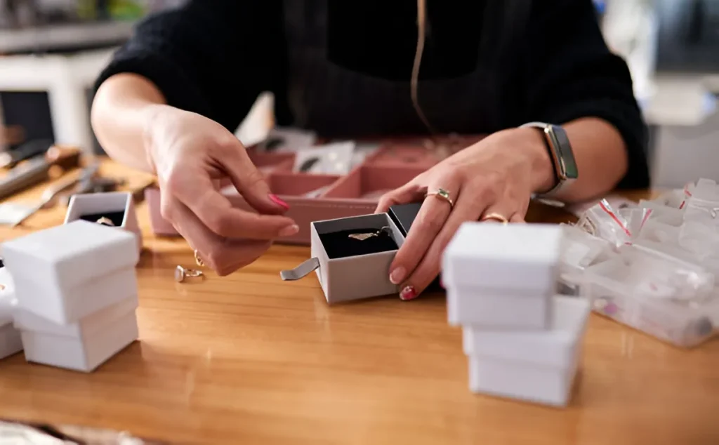 Expert Roundup: Tips on Luxury Packaging - jewelry packaging tips (3)