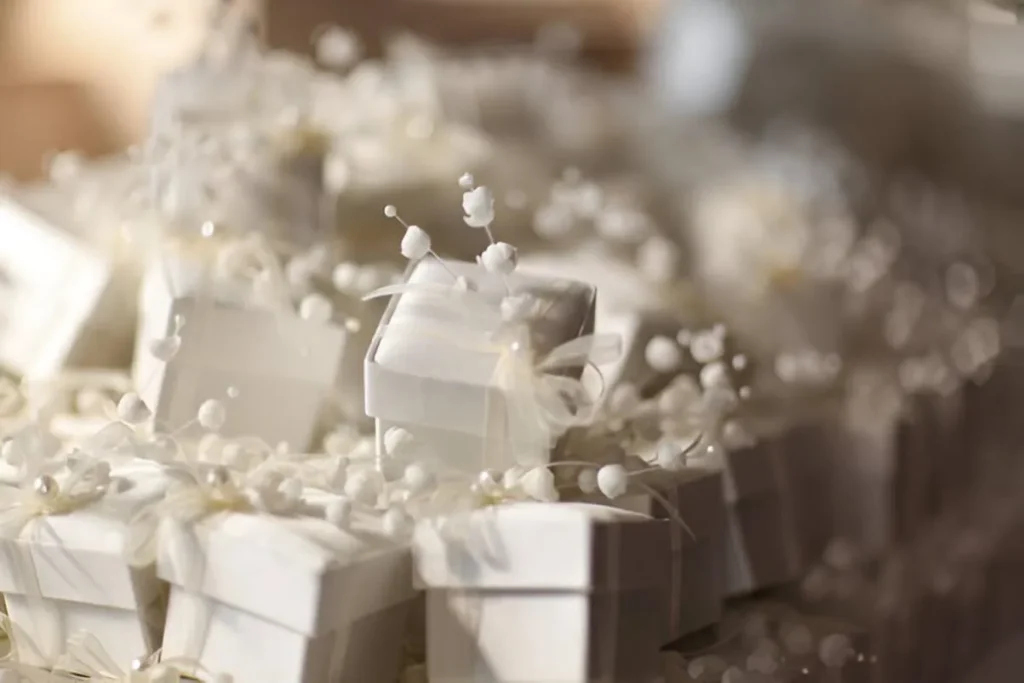 Expert Roundup: Tips on Luxury Packaging - jewelry packaging tips (4)