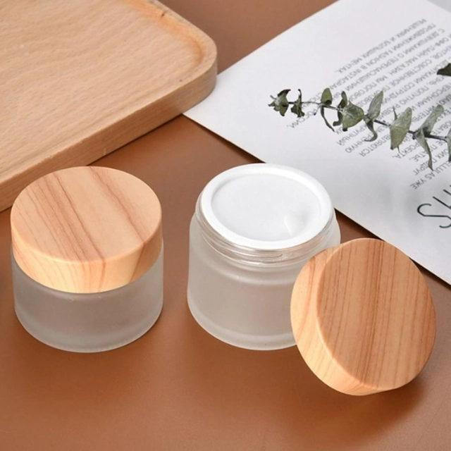 Minimalist Skincare Packaging - Protecting Skincare Treasures in a Minimalist Shell - minimalist box design 5
