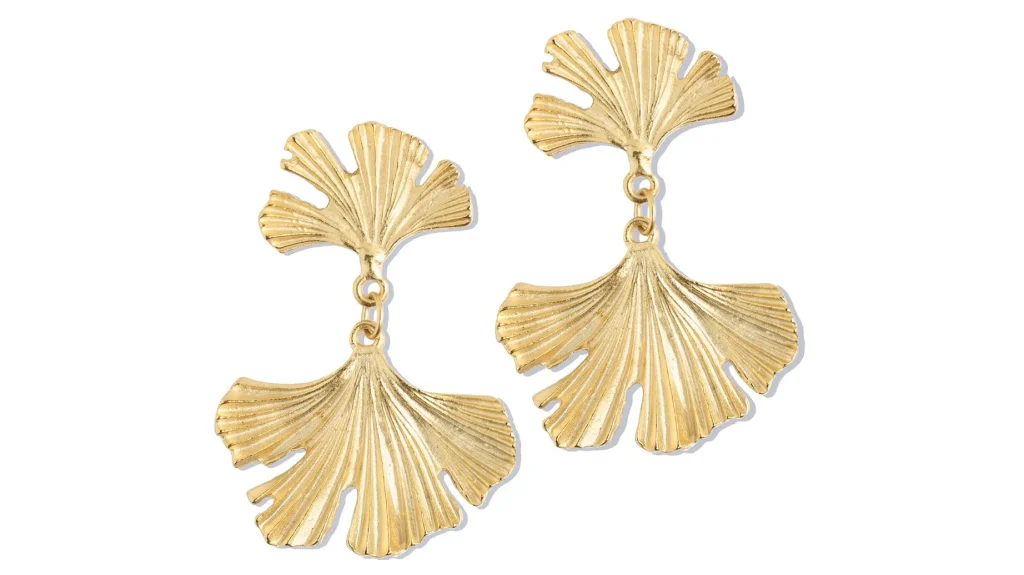 Magnetic Closures vs. Classic Hinged Closures: Which is Ideal for Susan Shaw Jewelry Packaging? - susan shaw jewelry