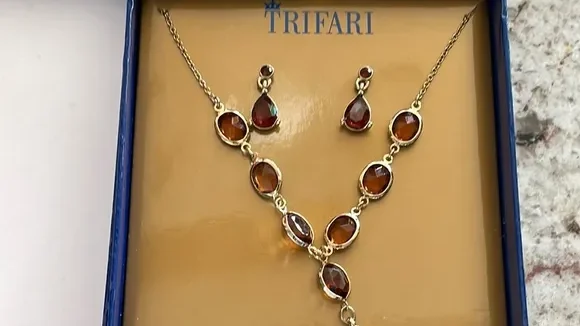 trifari Jewelry packaging